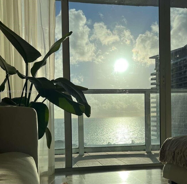 Building Photo - 5900 Collins Ave