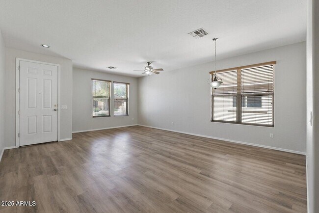 Building Photo - 18391 W Stinson Dr