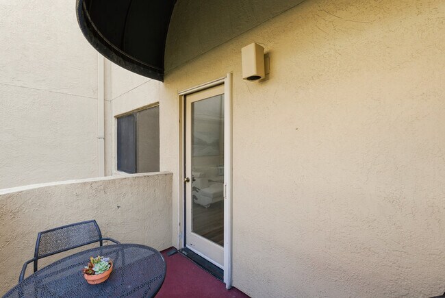 Building Photo - 153 California Ave