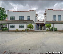 Building Photo - 1542 N Alamo St