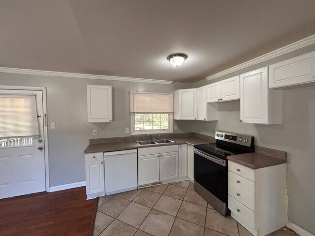 Building Photo - 3510 Avondale Dr NW
