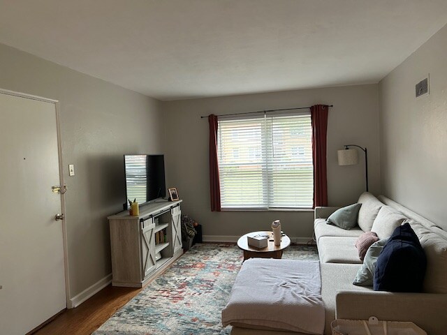 Building Photo - 6219 Nagel Ave