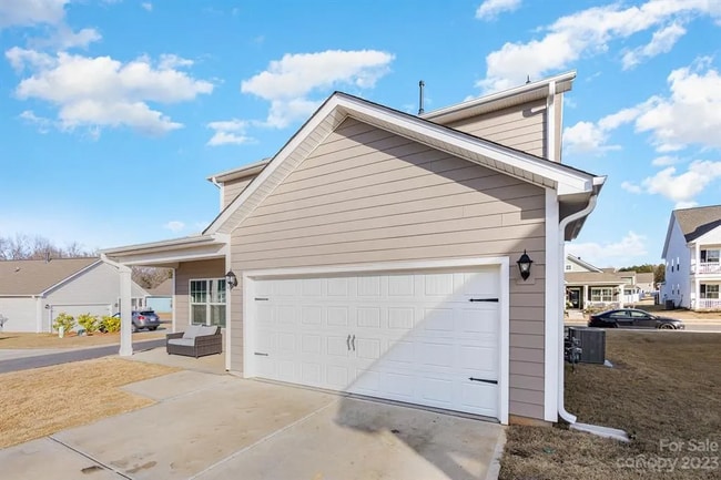 Building Photo - 549 Kiser Ln