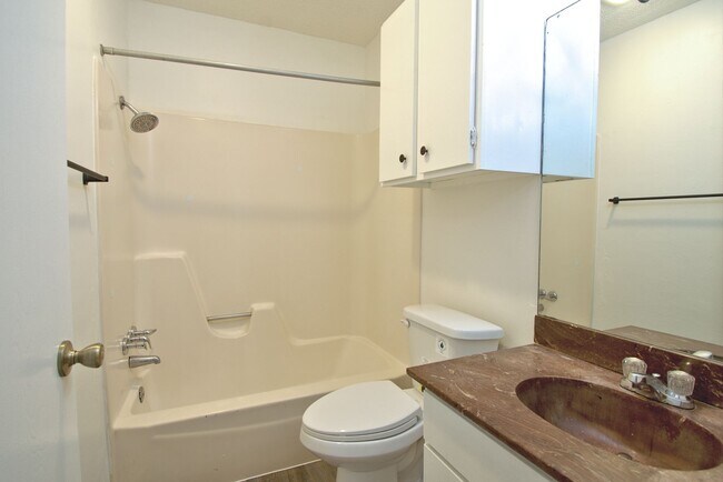 Building Photo - QuailField 9303