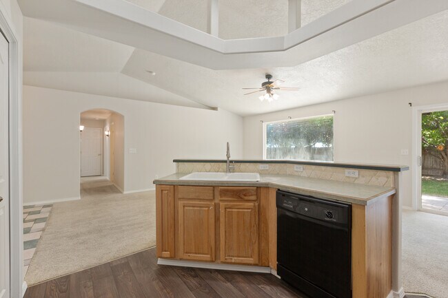 Building Photo - 1230 N Cabrillo Ave