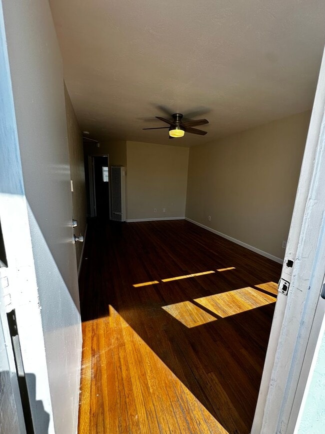 Building Photo - SILVER STRAND BLVD DUPLEX