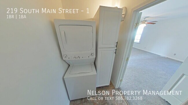 Building Photo - 219 S Main St