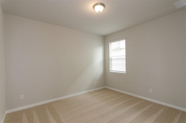 Building Photo - 392 Fall Aster Dr