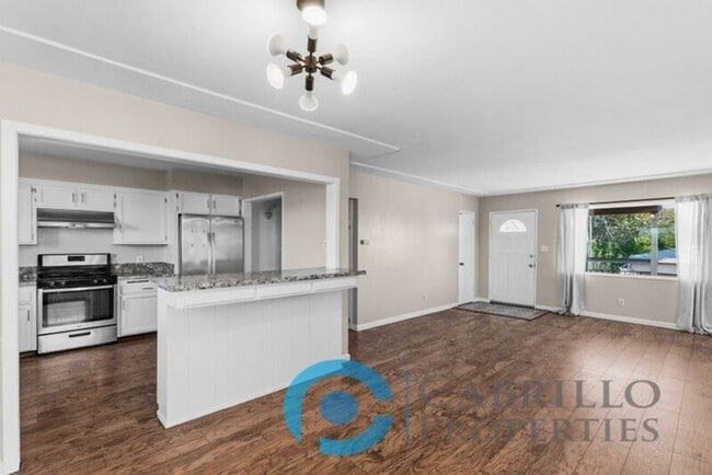 Building Photo - 5077 Art St