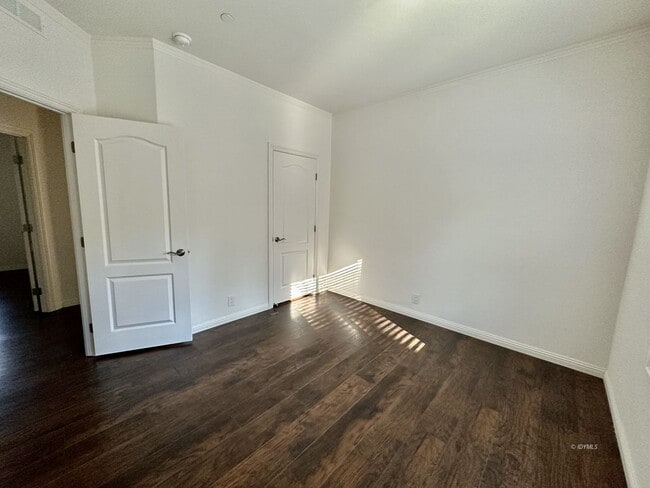 Building Photo - Brand New in town 3 bedroom