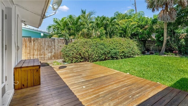 Building Photo - 2161 NE 35th St