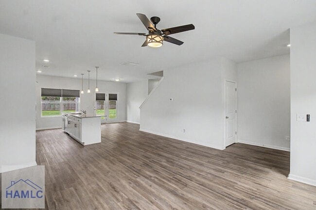 Building Photo - 137 Castaway Ct