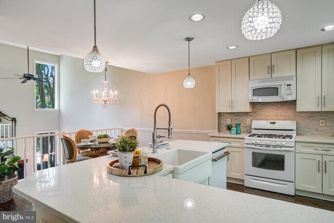 Building Photo - 7531 Chrisland Cove