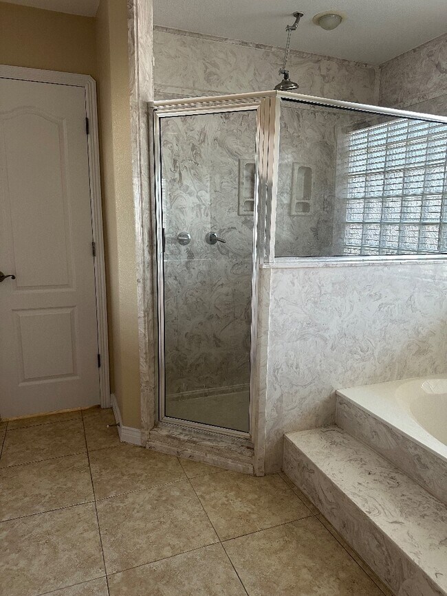 Building Photo - 4007 Zuley St