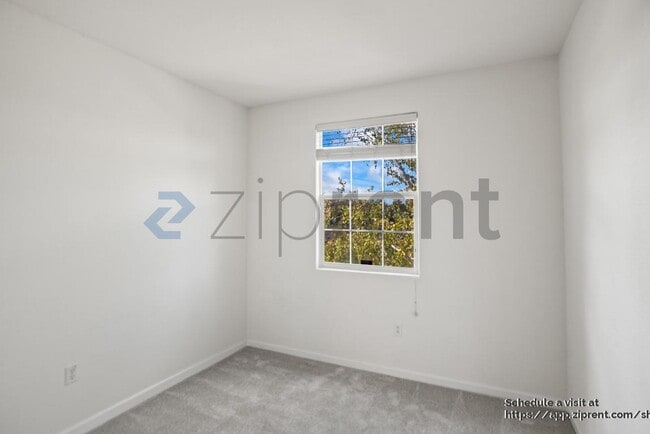 Building Photo - 812 Joree Ln
