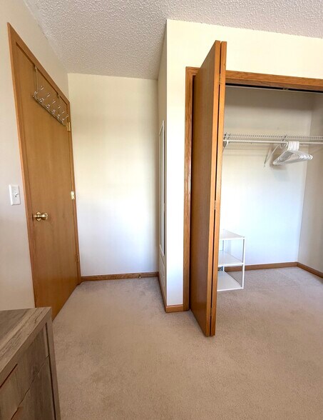 Building Photo - 4845 Underwood Ln N