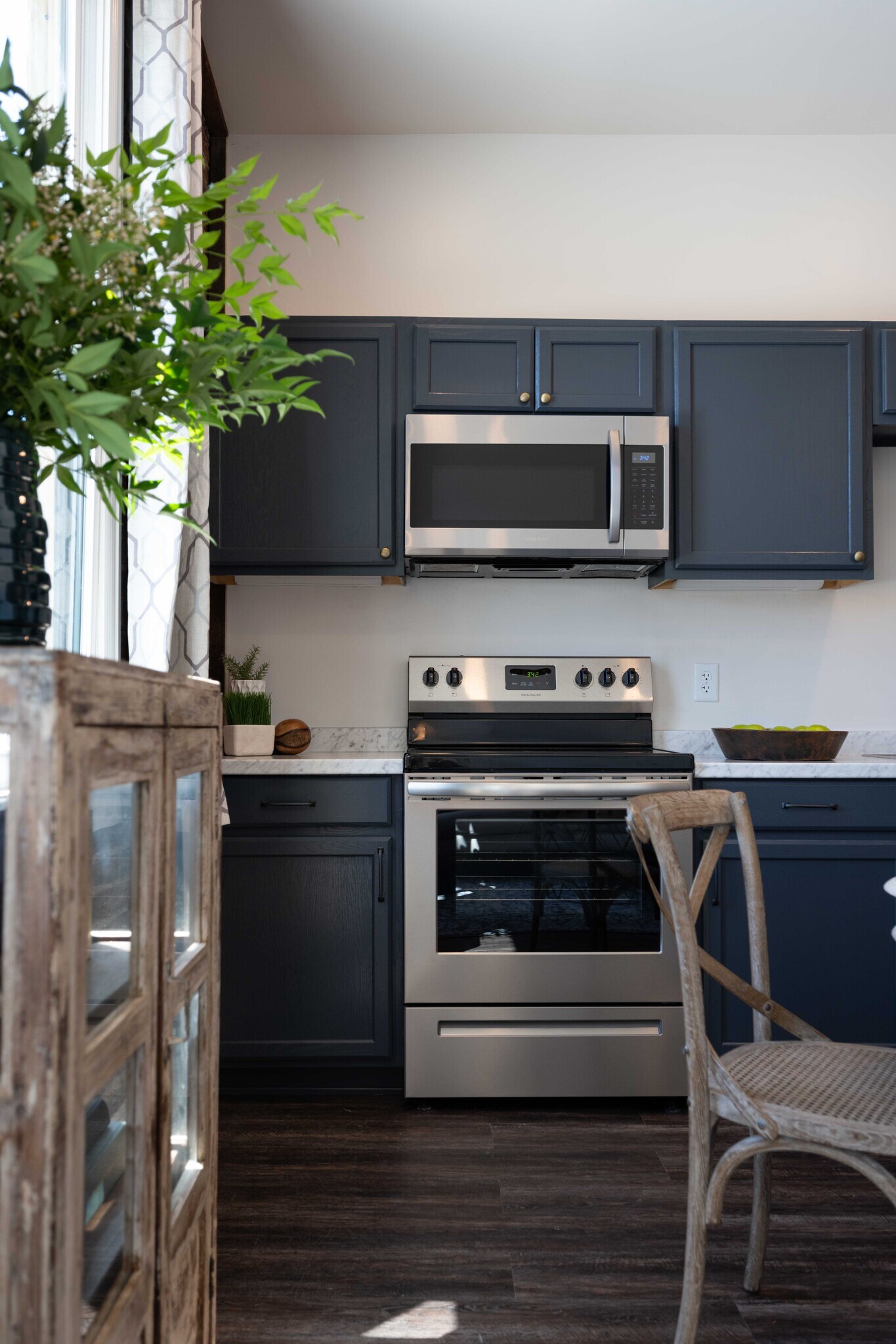 Stainless appliances new in 2020 - 105 N Main St