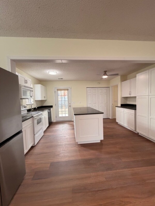 Building Photo - 432 Dahoon Dr