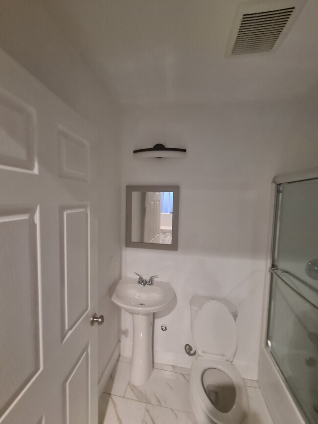 Building Photo - 13108 Mercer St