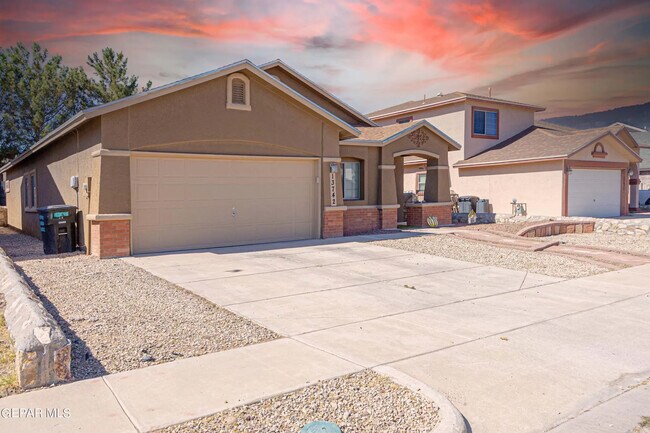 Building Photo - 13742 Paseo Verde Dr