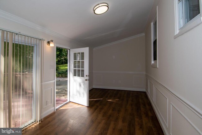 Building Photo - 6733 Gouthier Rd