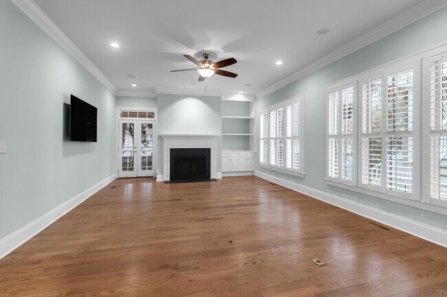 Building Photo - 612 Daggett St