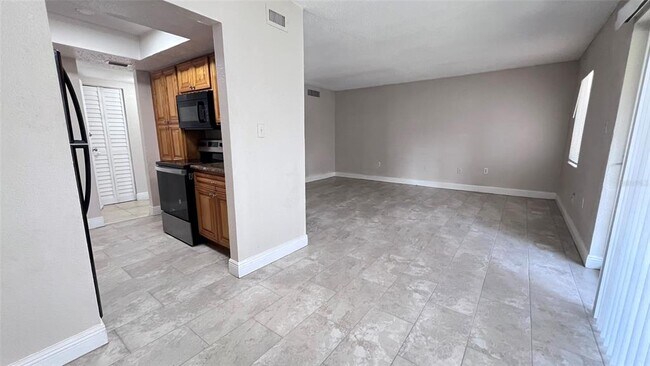 Building Photo - 4809 S Texas Ave