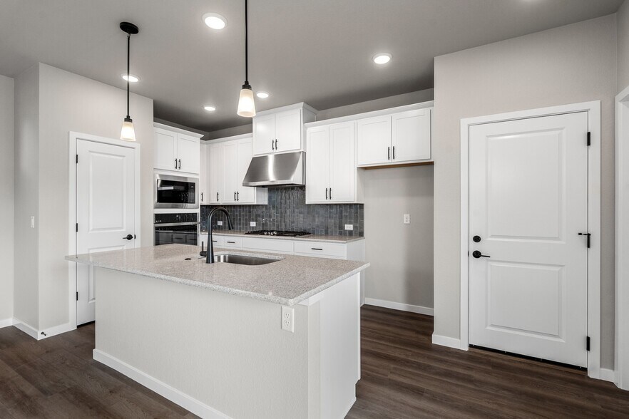 Building Photo - 6395 Laud Pt