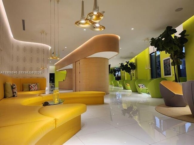 Building Photo - 501 NE 31st St