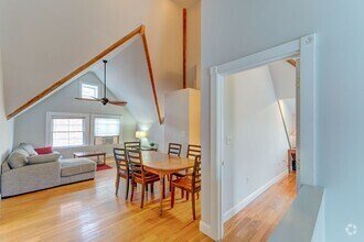 Building Photo - FG Rooms and Short Term Rentals