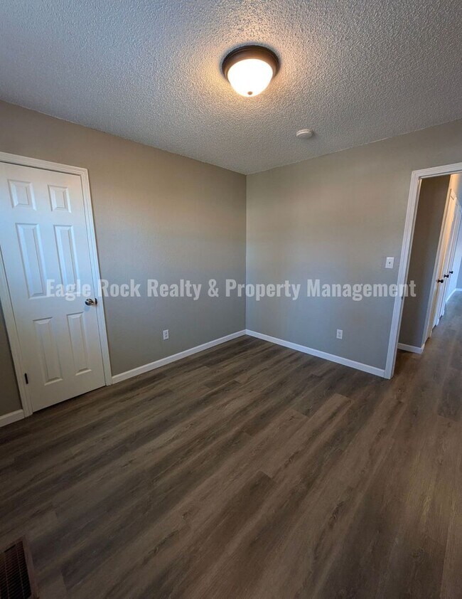 Building Photo - East Tulsa House for Rent (3beds/1.5baths)