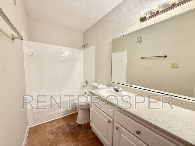 Building Photo - 4301 Lizshire Ln