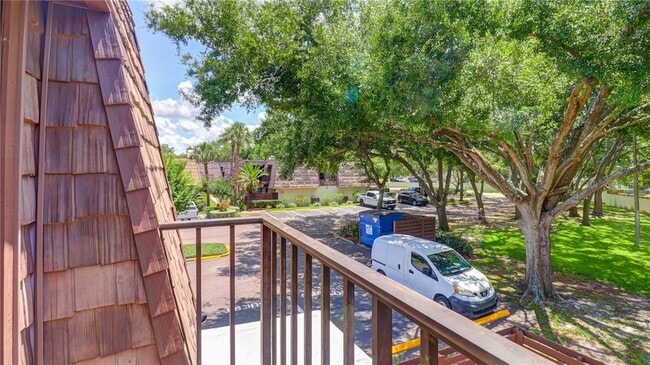 Building Photo - 15206 W Pond Woods Dr