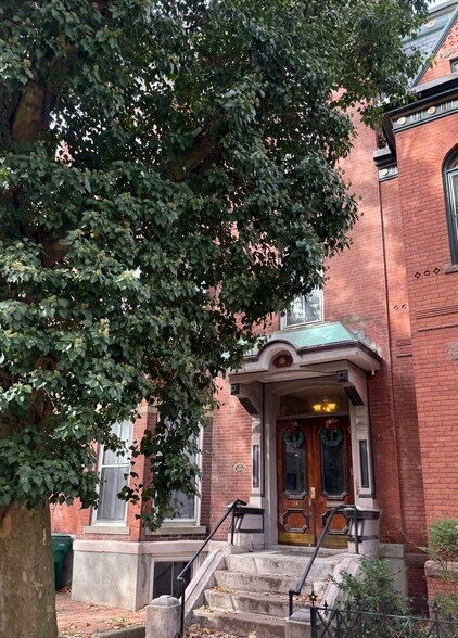 Building Photo - 34 Mattoon St