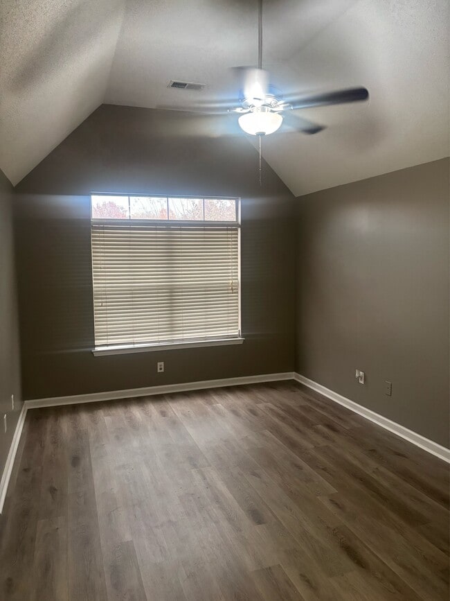 Building Photo - 1117 E Cortona Cir