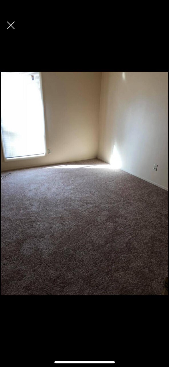 Building Photo - 110 Village Cir