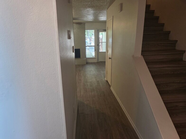 Building Photo - 7805 Ashe Ct