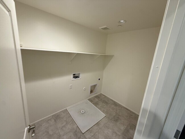 Building Photo - 7295 S Via Tierra Mesa