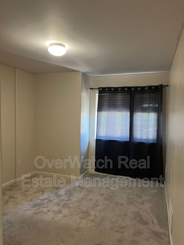 Building Photo - 2412 Hillbrook Cir