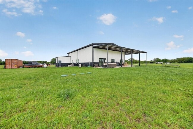 Building Photo - 9082 Wolf Run