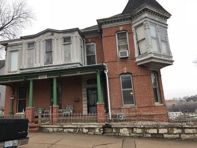 Building Photo - 624-6245 N 5th St