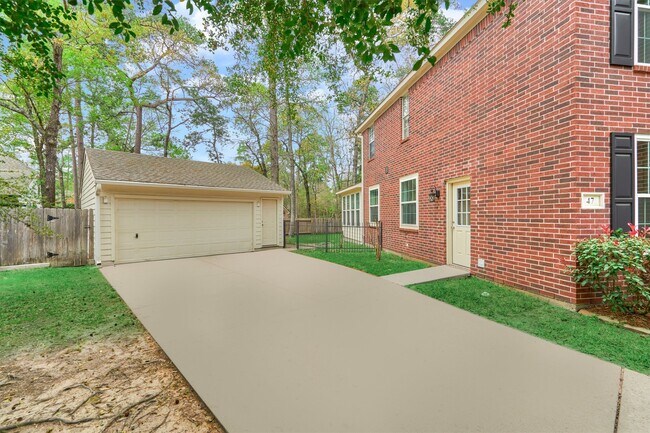 Building Photo - 47 Firethorn Pl