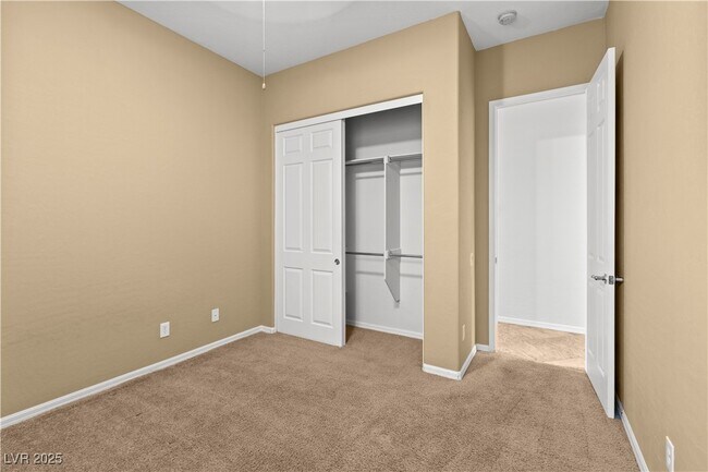 Building Photo - 2685 La Boutique St