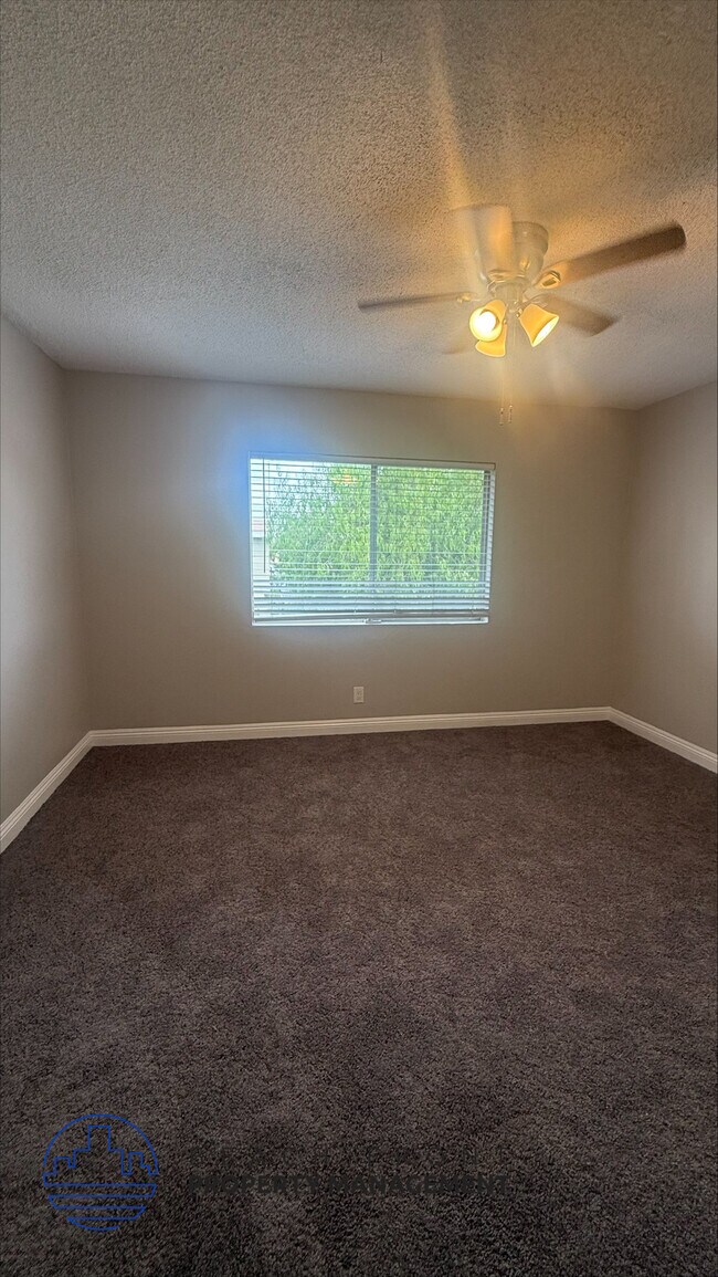 Building Photo - 10862, 10781 Palma Vist...