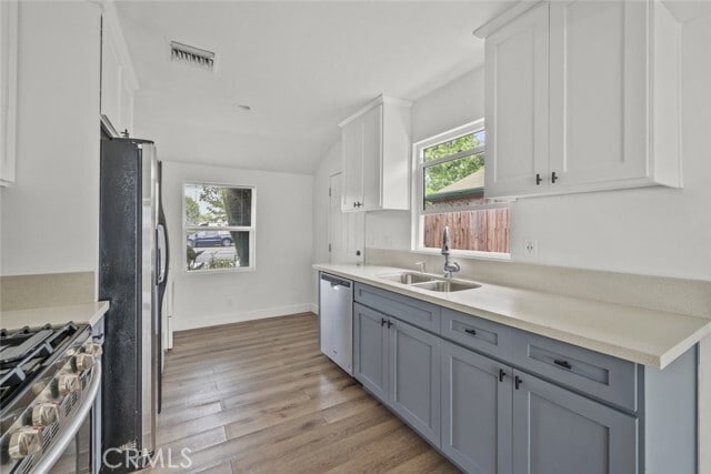 Building Photo - 7952 White Oak Ave