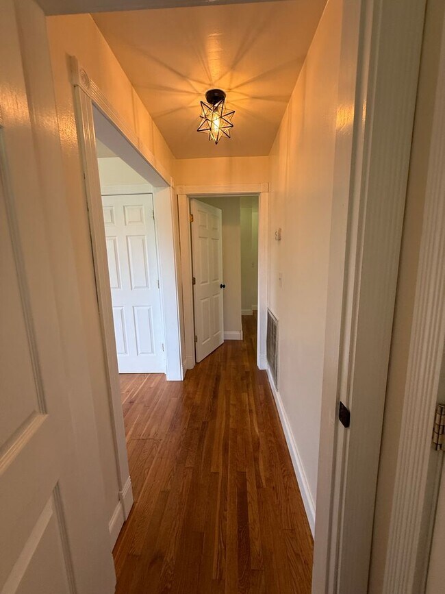 Building Photo - 401 Orchard Dr