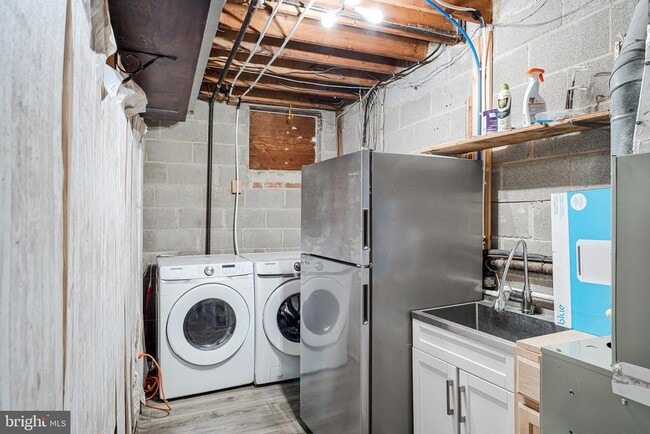 Building Photo - 14707 Bentley Square