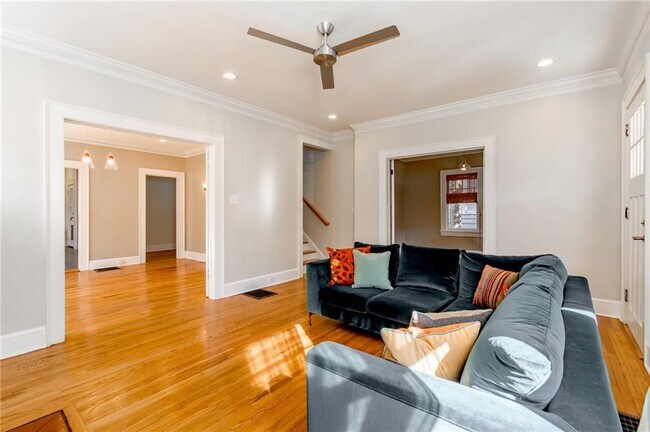 Building Photo - 628 Cooledge Ave NE