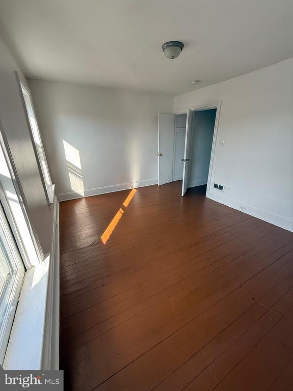 Building Photo - 331 Maclay St