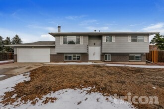 Building Photo - 4985 Montebello Dr